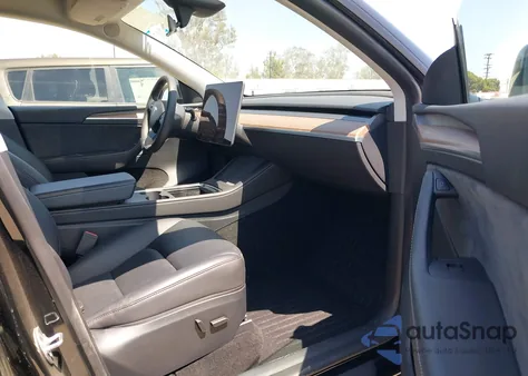 2023 Tesla Model Y Awd/Long Range Dual Motor All-Wheel Drive from USA, damaged, VIN 7SAYGDEE3PF886906